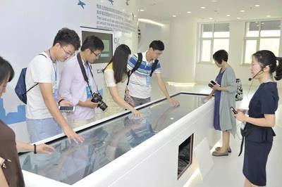 感知青岛网络媒体行第二日 探访岛城蓝色经济新发展中的自然科学研究和试验发展